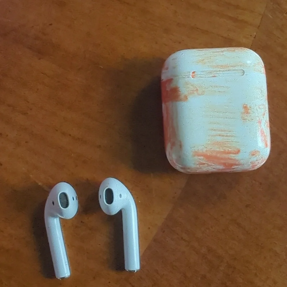 🎧 Apple AirPods (2nd Generation) - Custom Painted Charging Case